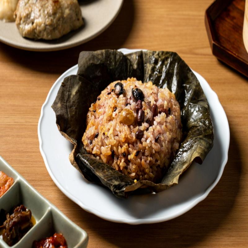 (유기농)오곡연잎밥(210g*2개)+연잎 품은 수제 떡갈비(120g*2개)